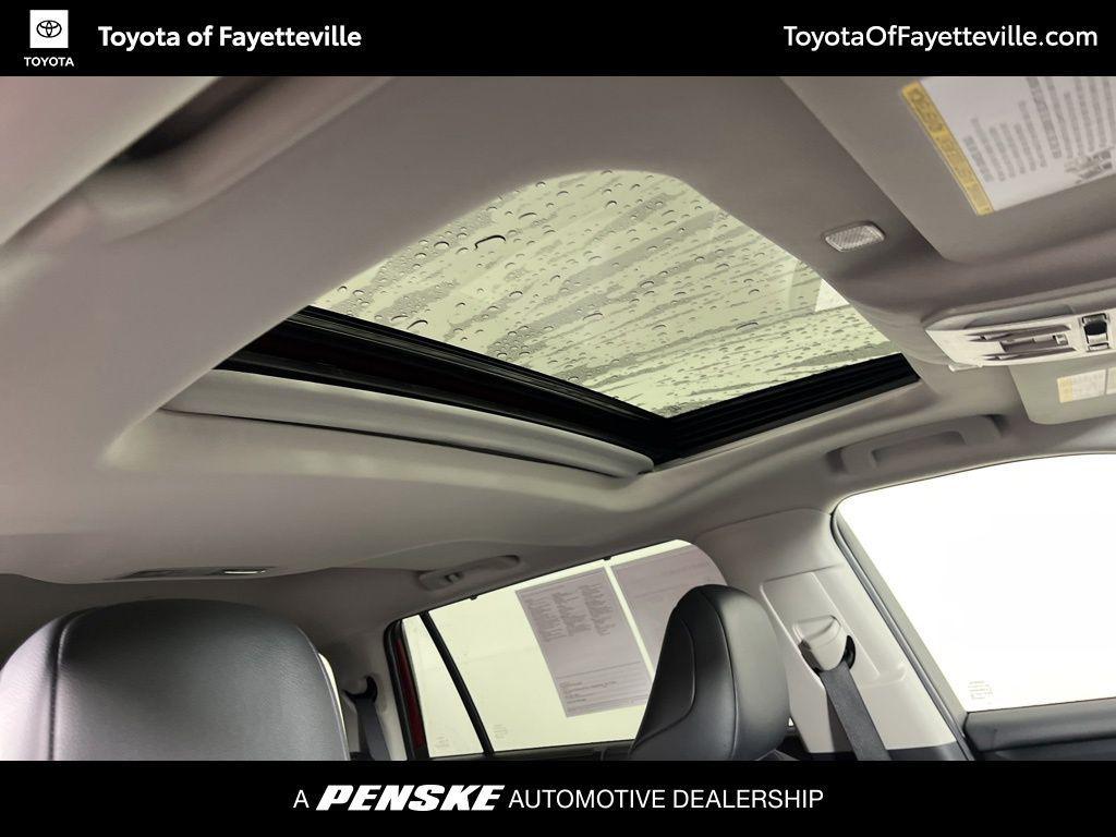 used 2025 Toyota Highlander Hybrid car, priced at $47,875