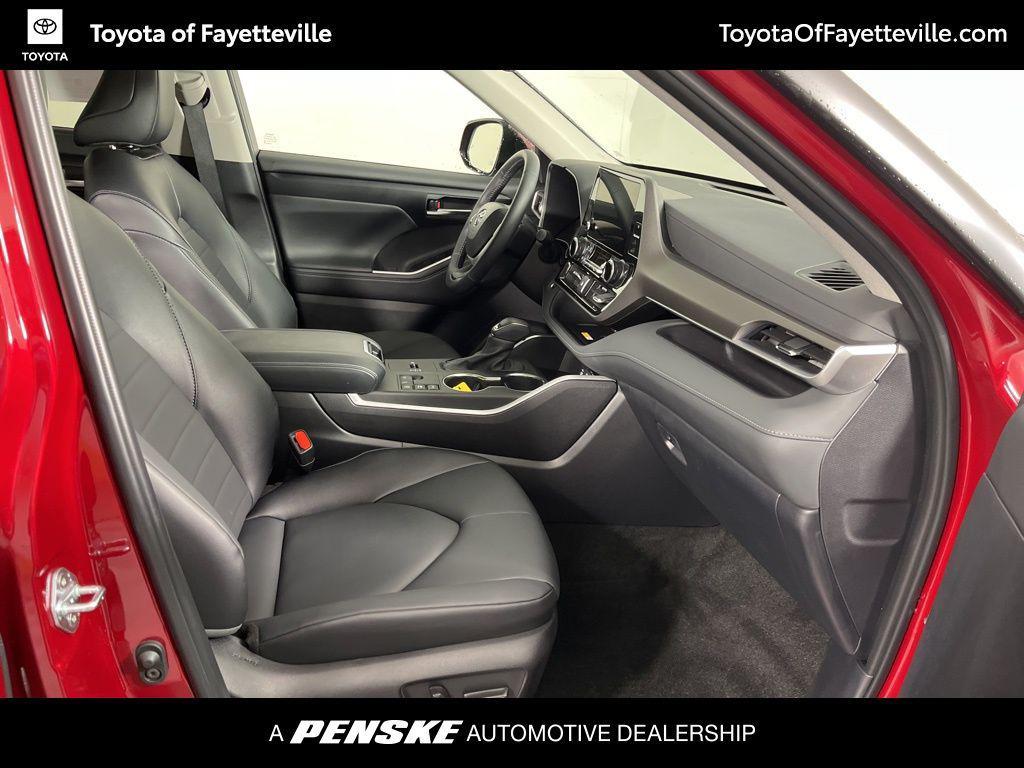 used 2025 Toyota Highlander Hybrid car, priced at $47,875