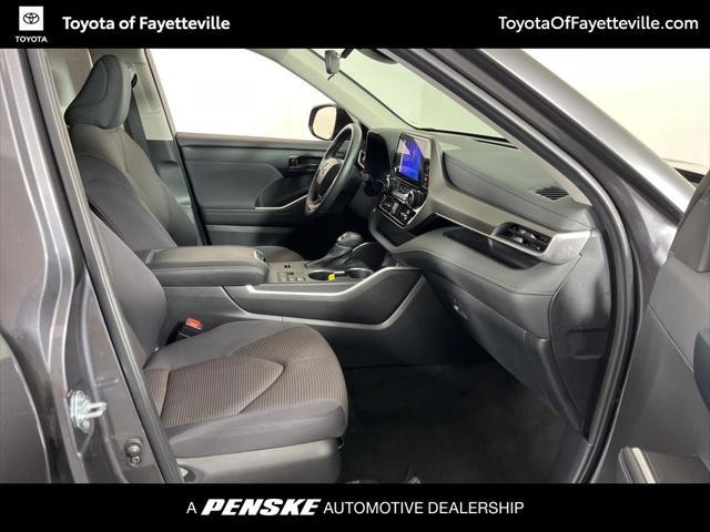 used 2024 Toyota Highlander car, priced at $40,999