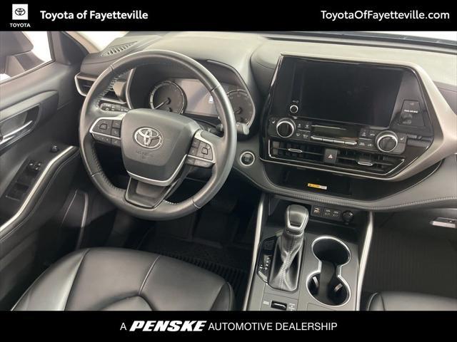 used 2024 Toyota Highlander car, priced at $44,990