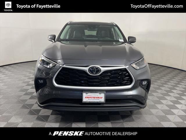 used 2024 Toyota Highlander car, priced at $44,990
