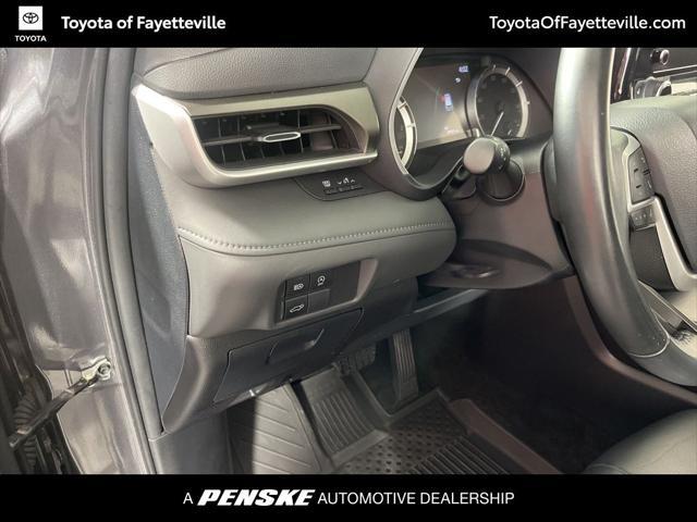 used 2024 Toyota Highlander car, priced at $43,997