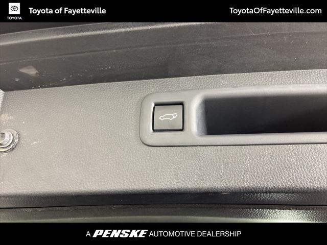 used 2022 Toyota Highlander car, priced at $39,595