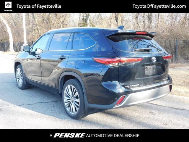 used 2023 Toyota Highlander car, priced at $43,743