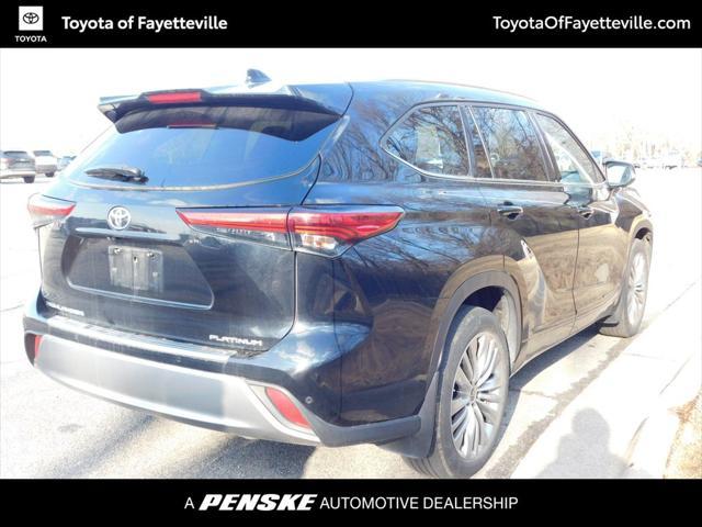 used 2023 Toyota Highlander car, priced at $43,743