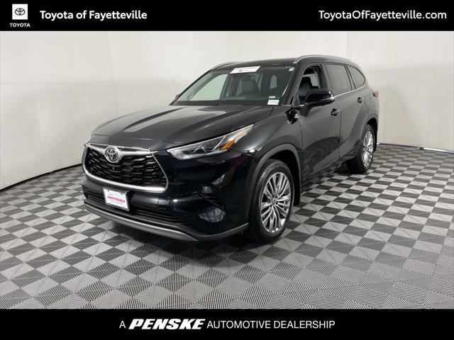 used 2023 Toyota Highlander car, priced at $43,897