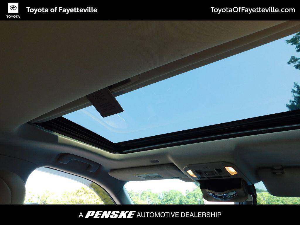 used 2021 Toyota Highlander car, priced at $28,994
