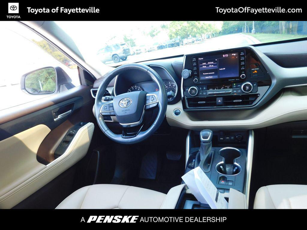 used 2021 Toyota Highlander car, priced at $28,994