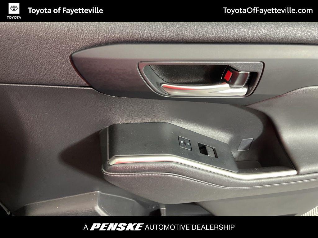 used 2021 Toyota Highlander car, priced at $28,762