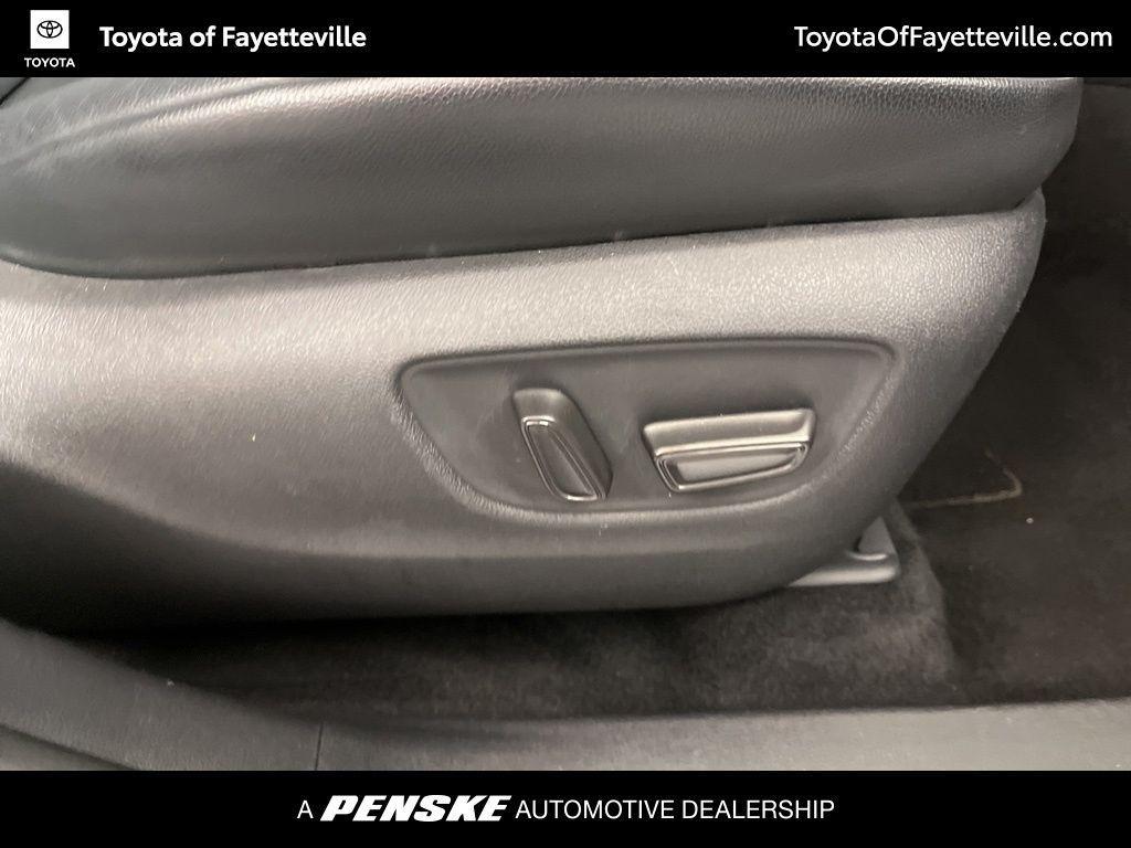 used 2021 Toyota Highlander car, priced at $28,762