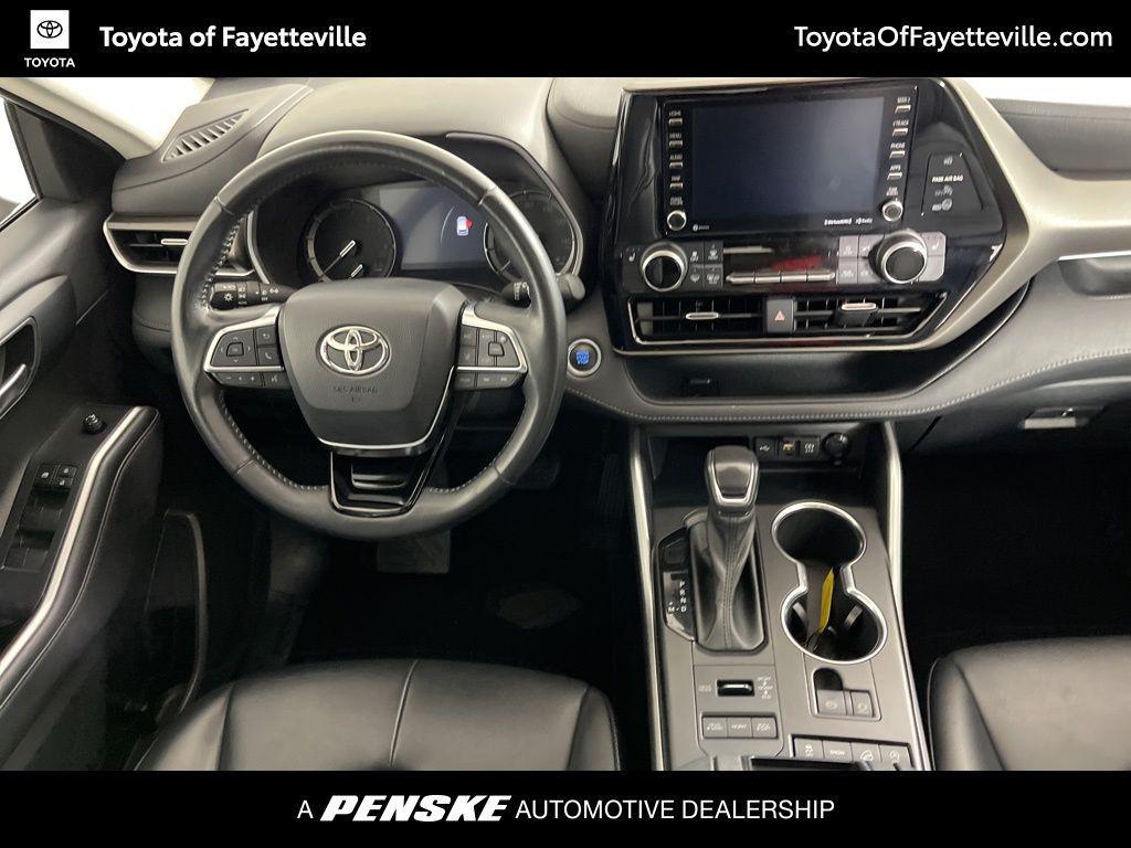 used 2021 Toyota Highlander car, priced at $28,762