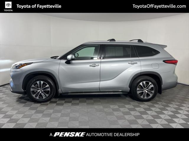 used 2020 Toyota Highlander car, priced at $29,999