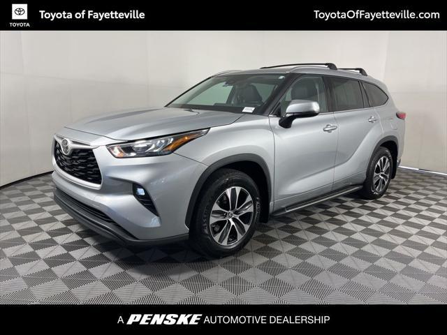 used 2020 Toyota Highlander car, priced at $29,999