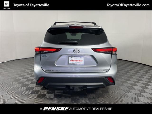 used 2020 Toyota Highlander car, priced at $29,999