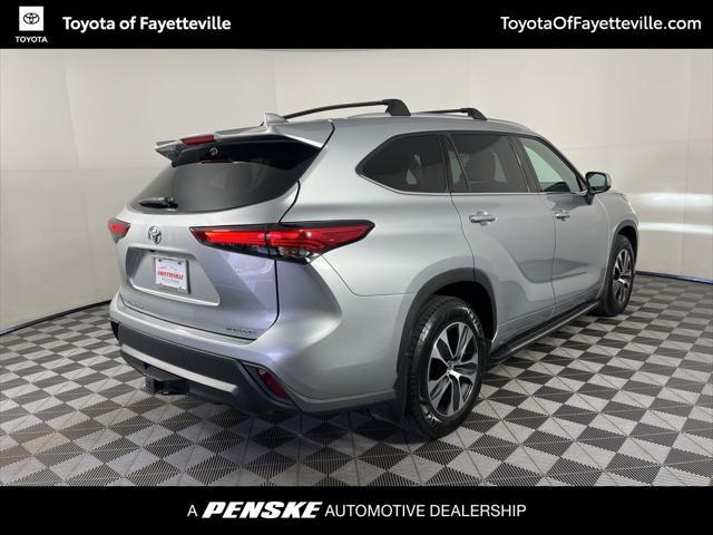 used 2020 Toyota Highlander car, priced at $29,999