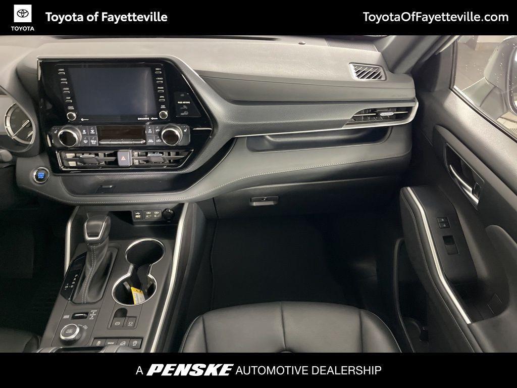 used 2022 Toyota Highlander car, priced at $39,595