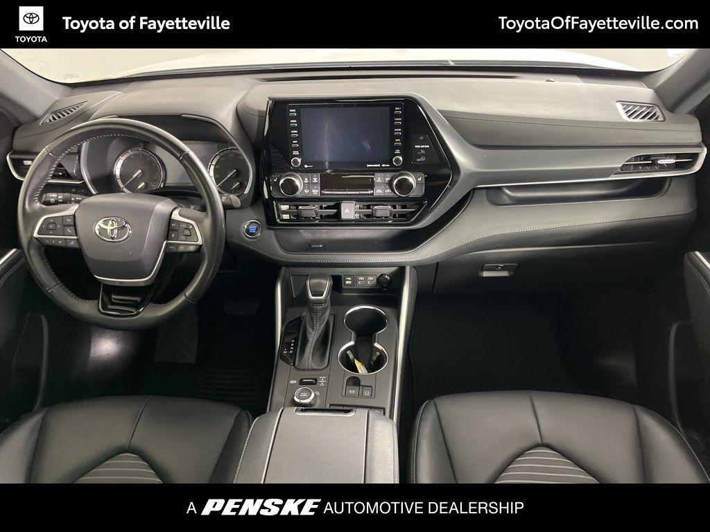 used 2022 Toyota Highlander car, priced at $39,595