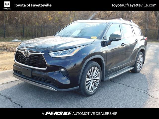 used 2022 Toyota Highlander car, priced at $40,931