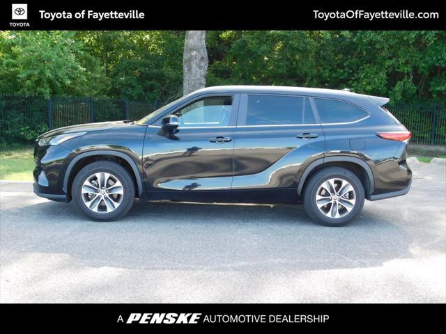used 2023 Toyota Highlander car, priced at $37,998