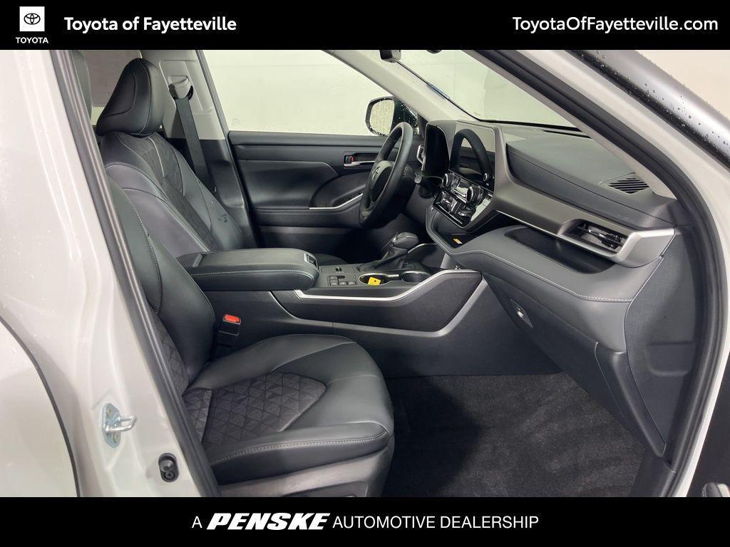 used 2024 Toyota Highlander Hybrid car, priced at $44,754