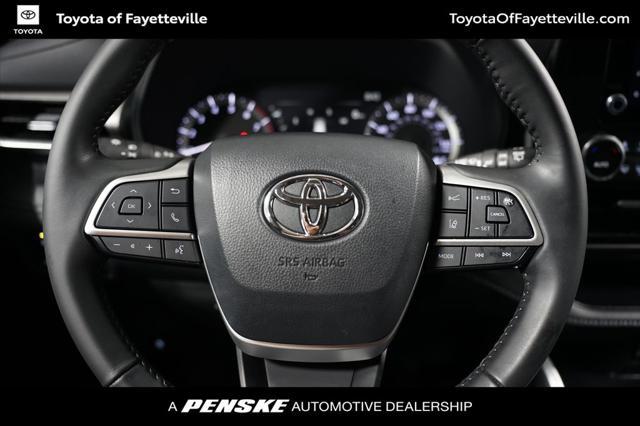 used 2024 Toyota Highlander car, priced at $40,999
