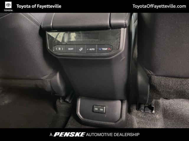 used 2024 Toyota Highlander car, priced at $40,999