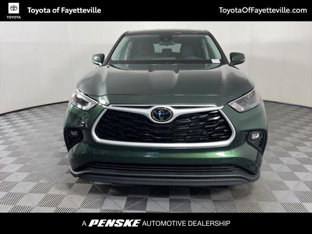 used 2024 Toyota Highlander car, priced at $40,999