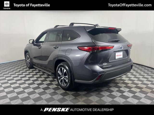 used 2022 Toyota Highlander Hybrid car, priced at $39,997