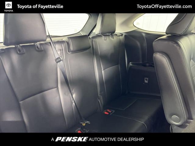 used 2022 Toyota Highlander Hybrid car, priced at $39,997