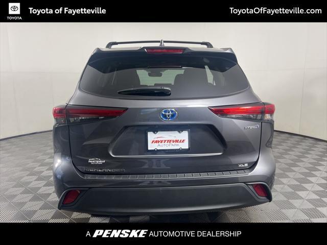 used 2022 Toyota Highlander Hybrid car, priced at $39,997