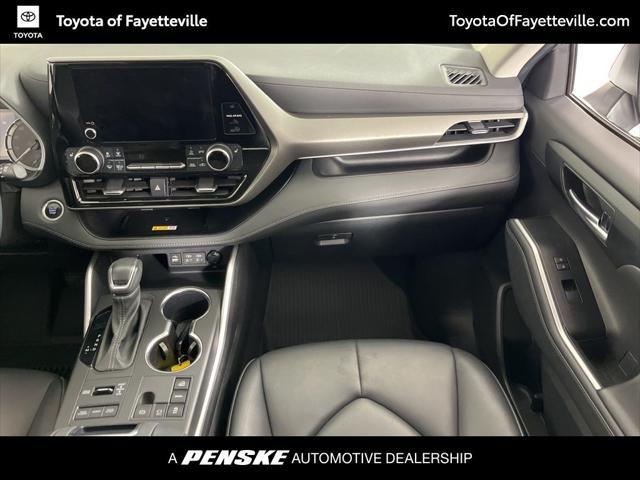 used 2024 Toyota Highlander car, priced at $44,990