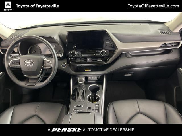 used 2024 Toyota Highlander car, priced at $44,990