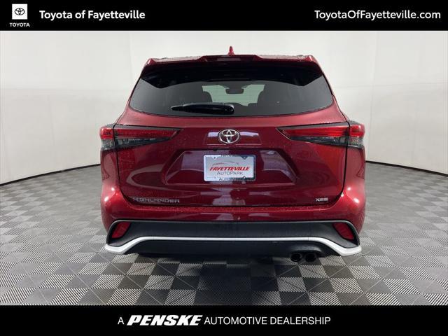 used 2022 Toyota Highlander car, priced at $35,500