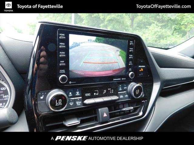used 2022 Toyota Highlander car, priced at $35,416