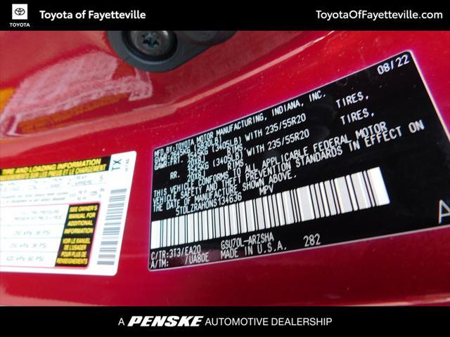 used 2022 Toyota Highlander car, priced at $35,416