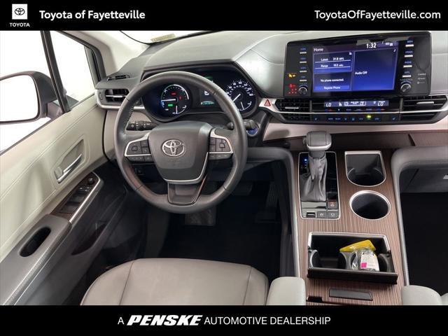 used 2023 Toyota Sienna car, priced at $39,900