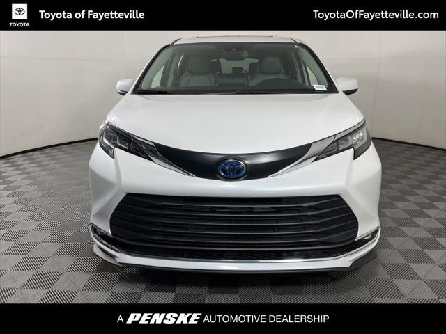 used 2023 Toyota Sienna car, priced at $39,900