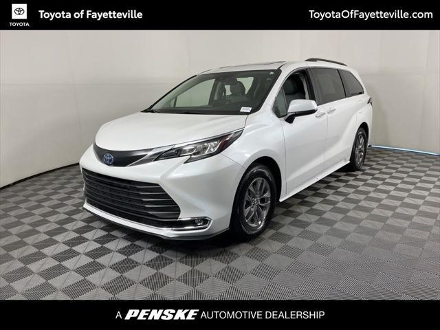 used 2023 Toyota Sienna car, priced at $39,900