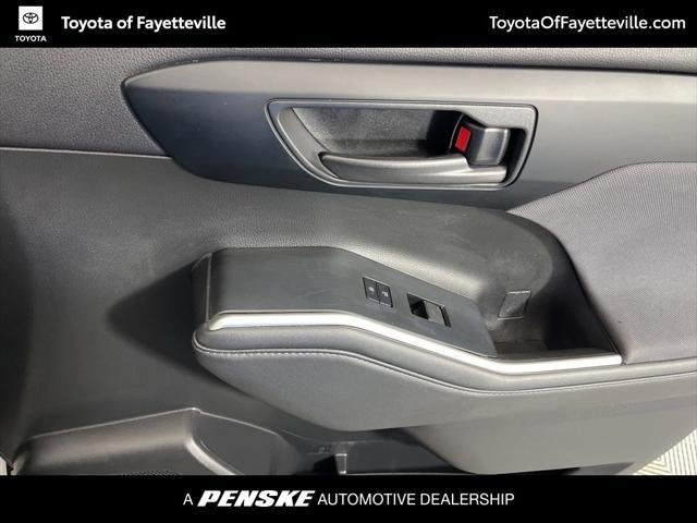 used 2023 Toyota Highlander car, priced at $32,980