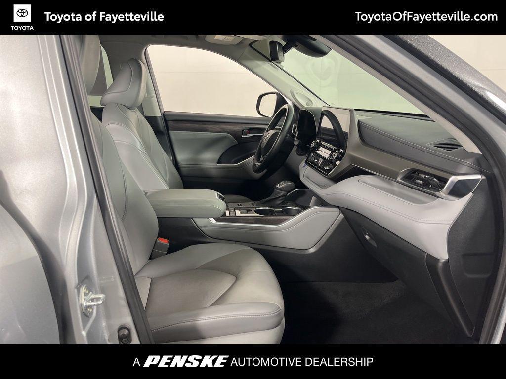 used 2021 Toyota Highlander Hybrid car, priced at $32,356