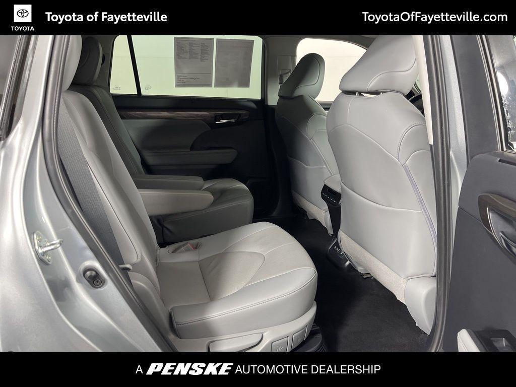 used 2021 Toyota Highlander Hybrid car, priced at $32,356