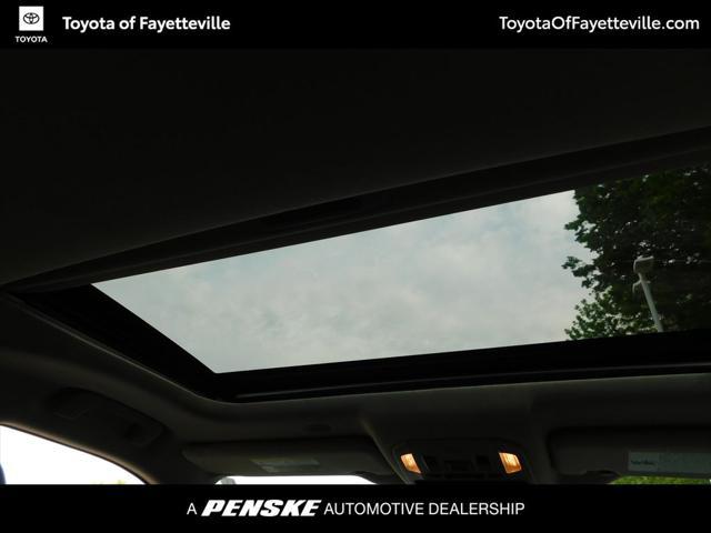 used 2021 Toyota Highlander car, priced at $35,917