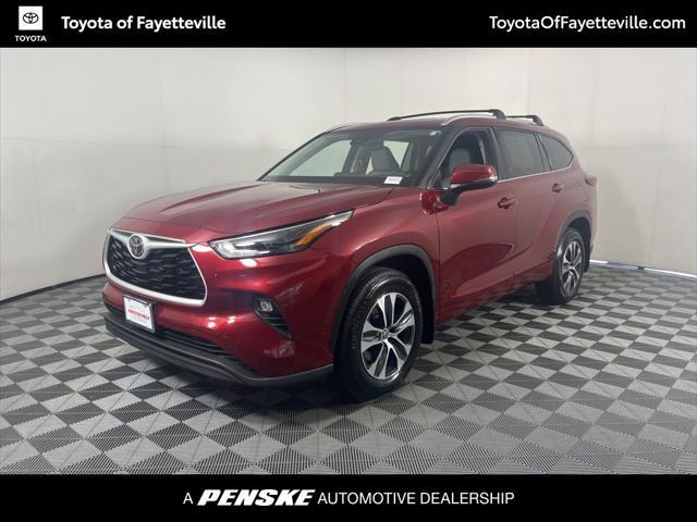used 2022 Toyota Highlander car, priced at $39,220