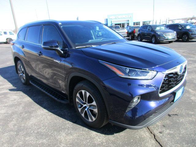 used 2021 Toyota Highlander Hybrid car, priced at $40,800