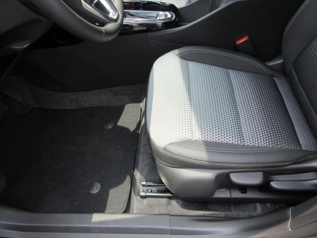 new 2025 Chevrolet Trax car, priced at $23,961
