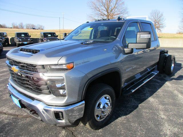 new 2025 Chevrolet Silverado 3500 car, priced at $65,999