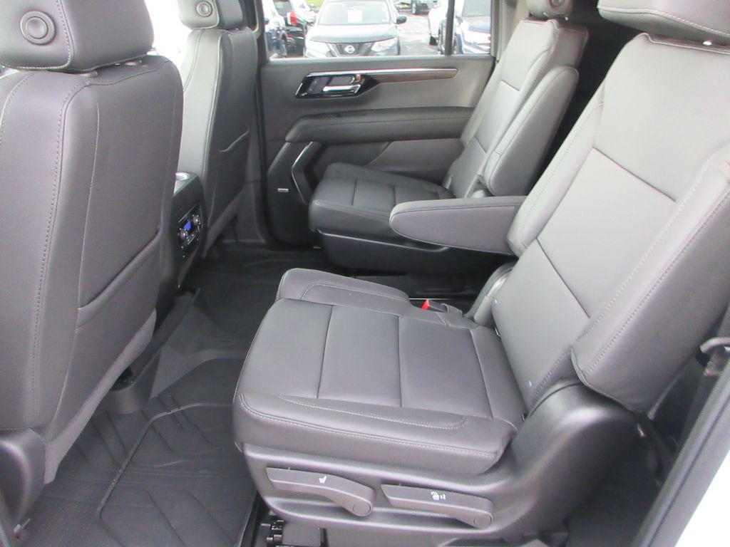 new 2026 Chevrolet Suburban car, priced at $76,894