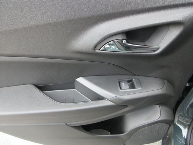 new 2025 Chevrolet Trax car, priced at $23,882