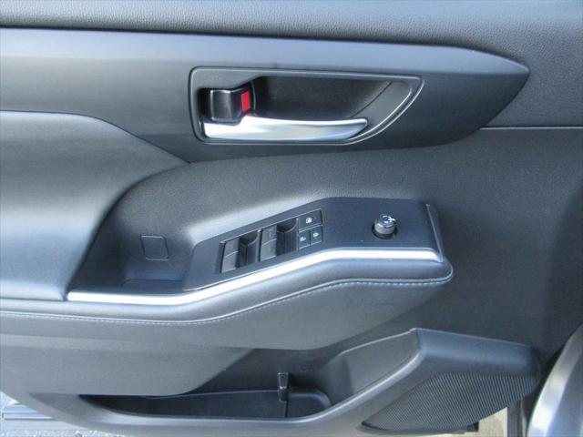 used 2022 Toyota Highlander car, priced at $29,920