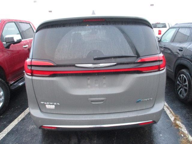 used 2022 Chrysler Pacifica Hybrid car, priced at $17,920